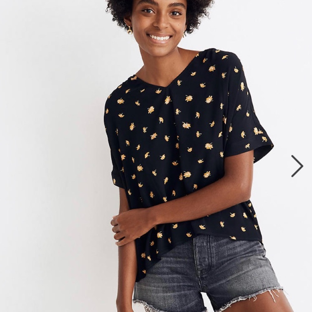 Madewell Drapey V-Neck Button-Back Top in French Daisies XS